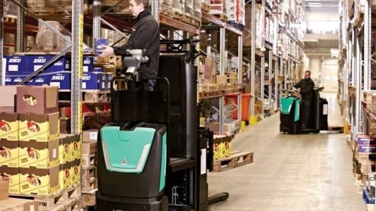 Orderplockarna av modell Velia ES ska klara allt möjligt på nedersta våningen, och lite på nästa också.