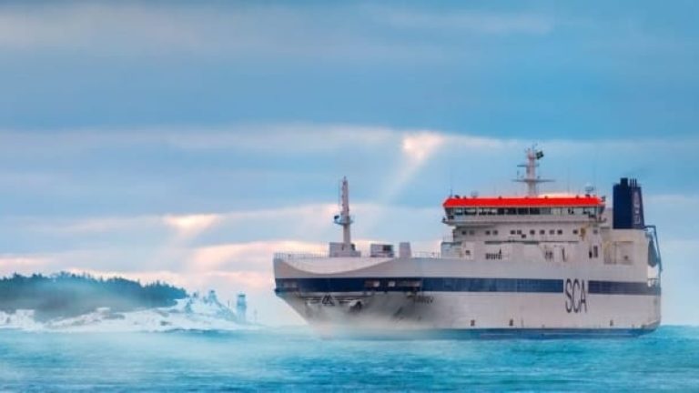 SCA Logistics Obbola är ett av rorofartygen som kommer att lägga till i Sheerness i stället för Tilbury framöver.