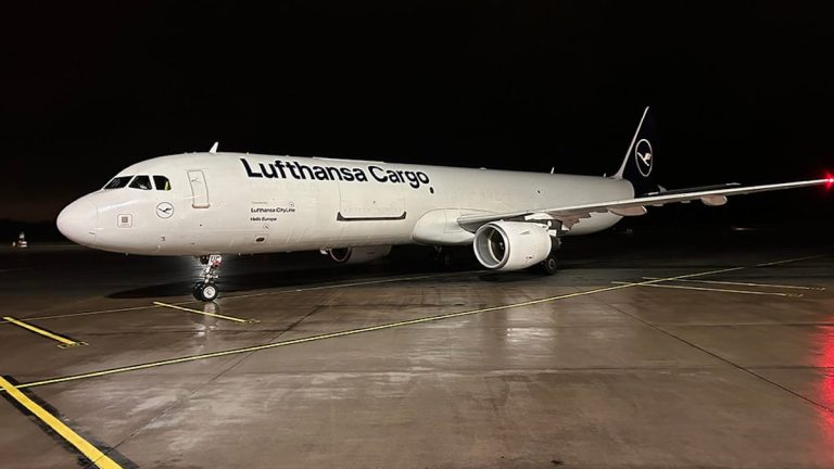 Den nya linjen kommer att trafikeras med ett nyförvärvat Airbus A321F-flygplan.