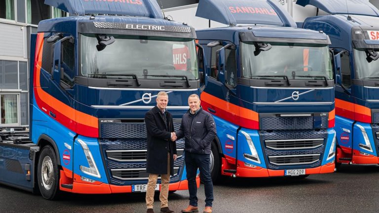 Sandahls köper el- och biogaslastbilar.