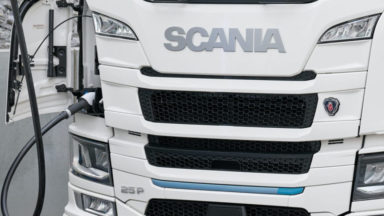 Scania-lastbil tankas med el Scania-lastbil tankas med el