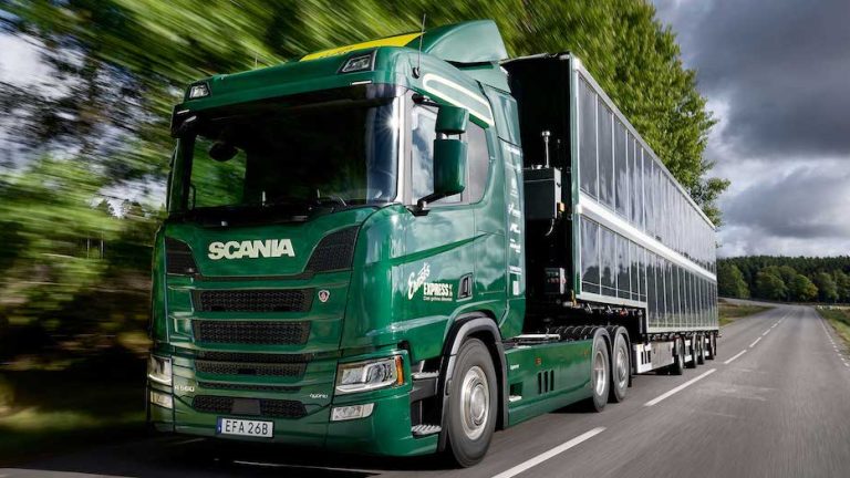 Scania testar solcells-lastbil