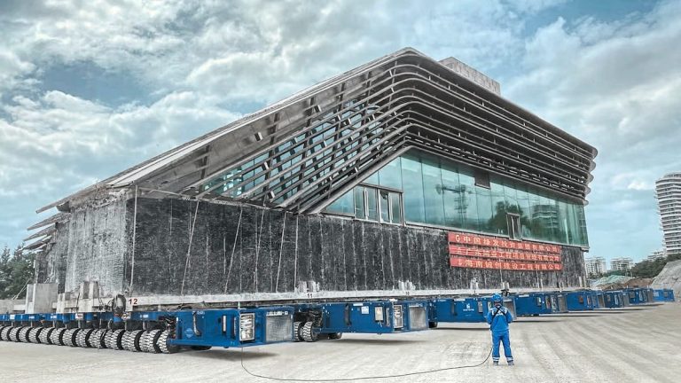 Ett hotell flyttas 500 meter.