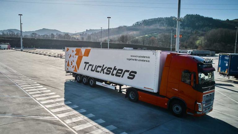 Lastbil med Truckster-logga