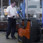 Låglyftarna i truckserien BT Levio fälttestas nu med litiumjonbatterier.