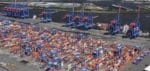 Nu är det tre rederiallianser som delar på containertransporterna över världshaven. Bilden är från Hamburgs hamn.