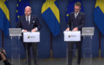 Skärmdump från presskonferensen där vägunderhållssatsningen presenterades. Till vänster landsbygdsminister Peter Kullgren (KD) och till höger infrastruktur- och bostadsminister Andreas Carlson (KD).