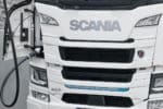 Scania-lastbil tankas med el