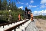 Arbete pågår vid banvall