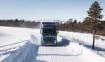 Volvo-lastbil i vinterklimat